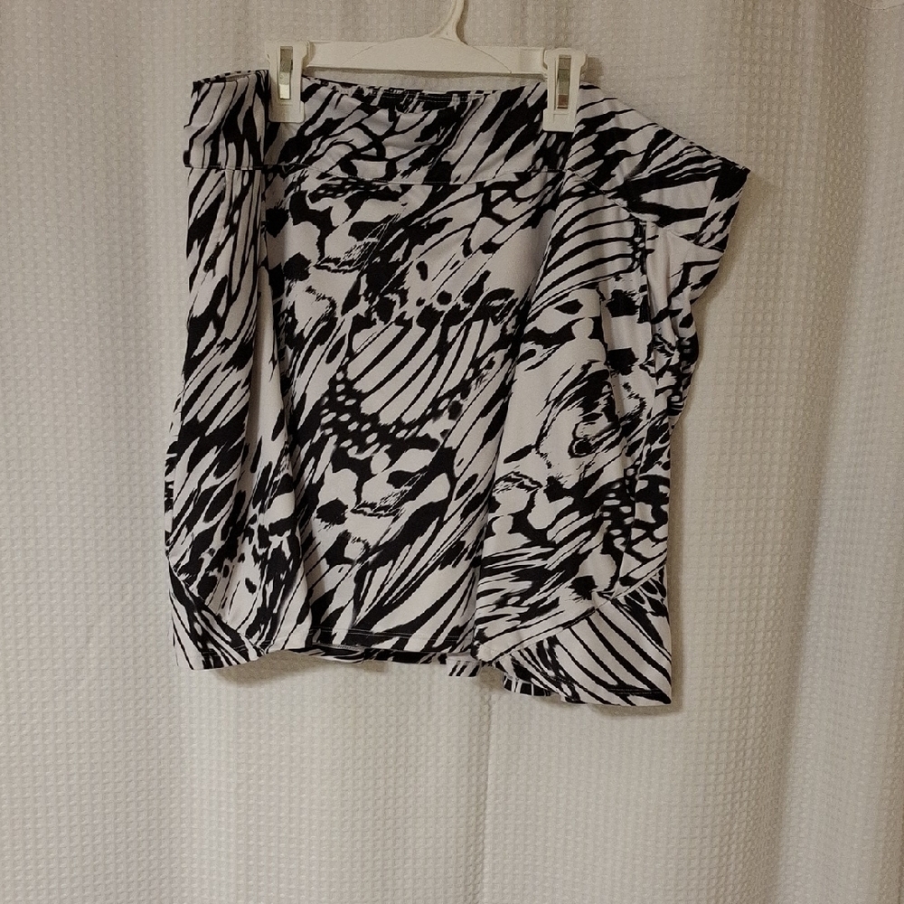 Coral Bay Black and White Skirt